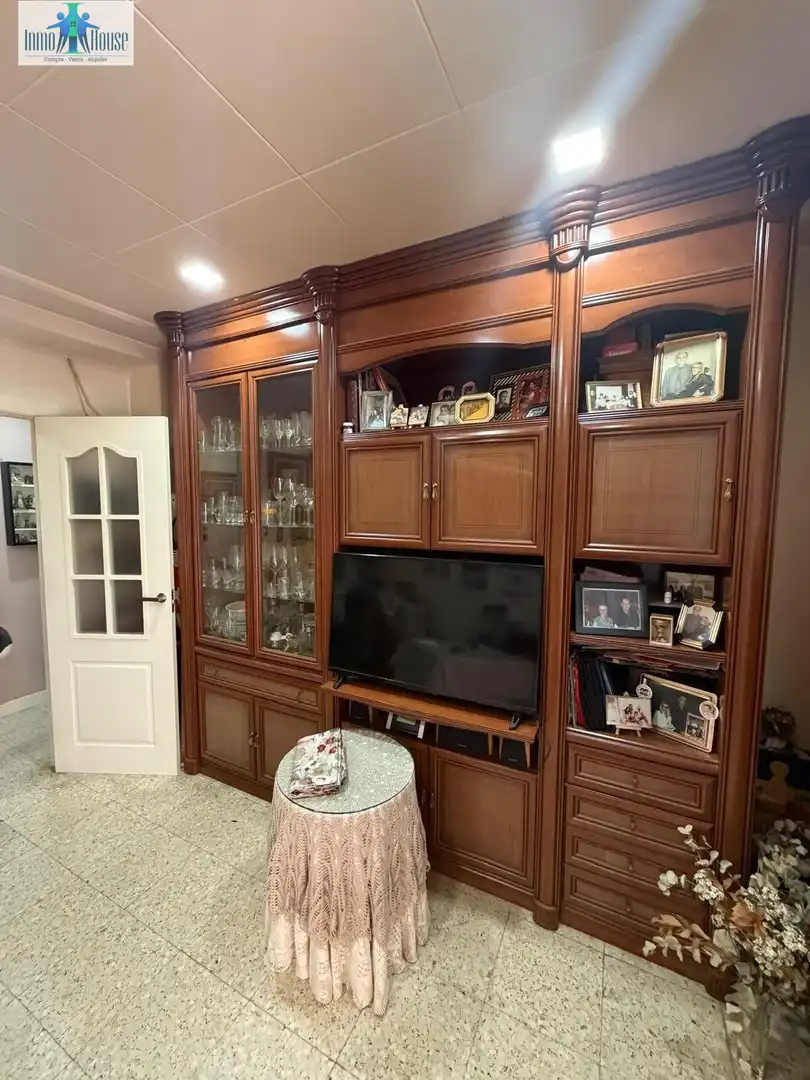 Sala d'estar de Pis en venda en Albacete amb Aire condicionat, Traster i Moblat