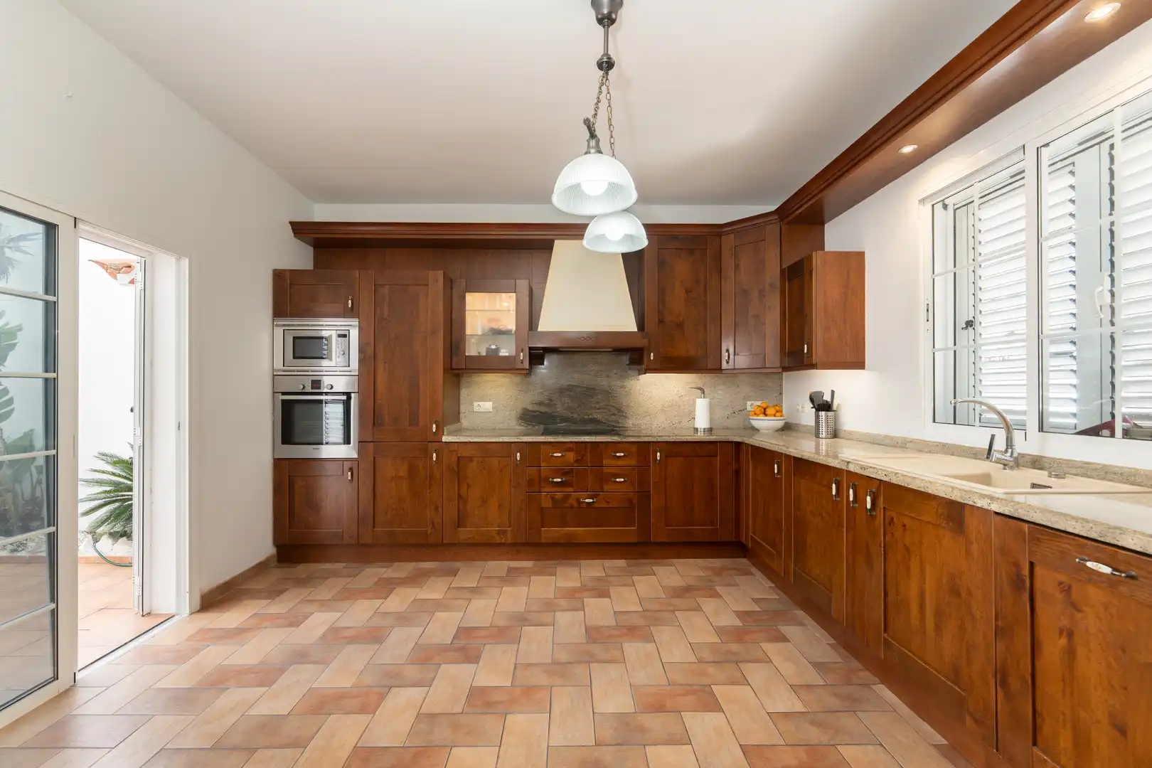 Kitchen of Houses for sale in Las Palmas de Gran Canaria  with Heating, Terrace and Balcony