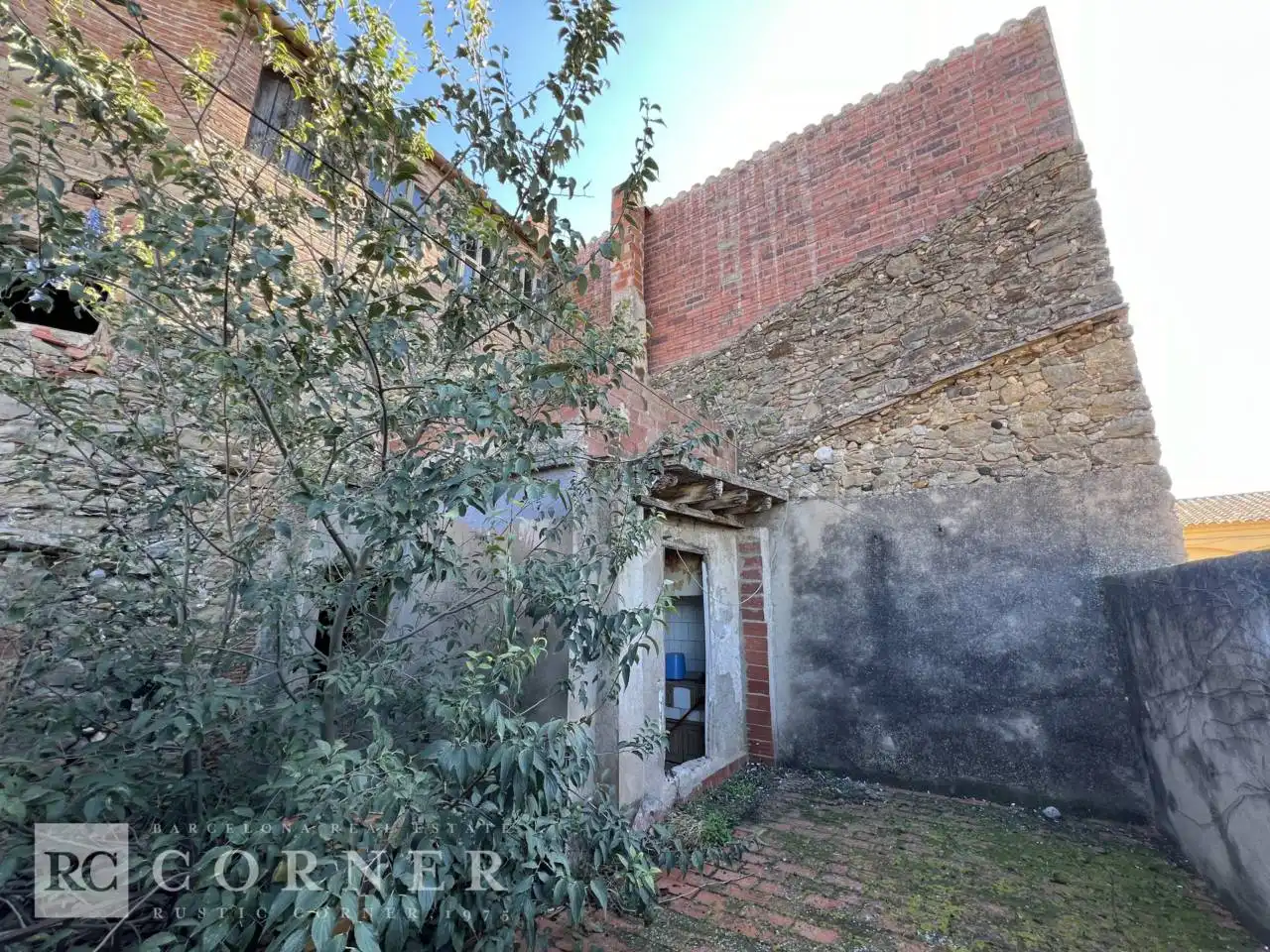 Vista exterior de Finca rústica en venta en Verges con Jardín privado y Terraza