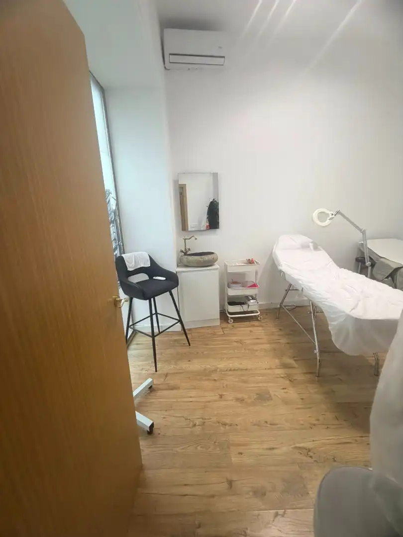 Local en traspaso en Torrelavega  con Aire acondicionado, Parquet y Amueblado