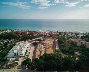 Vista exterior de Àtic en venda en Marbella amb Aire condicionat, Terrassa i Piscina