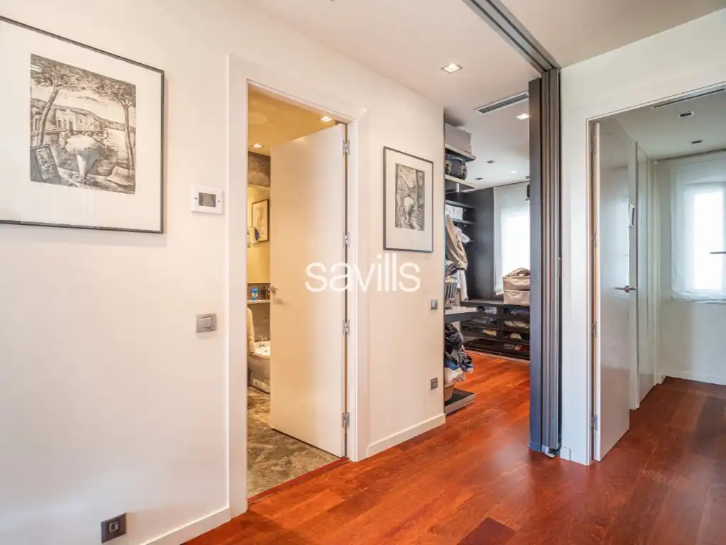 Dormitori de Apartament en venda en Barcelona amb Aire condicionat i Terrassa