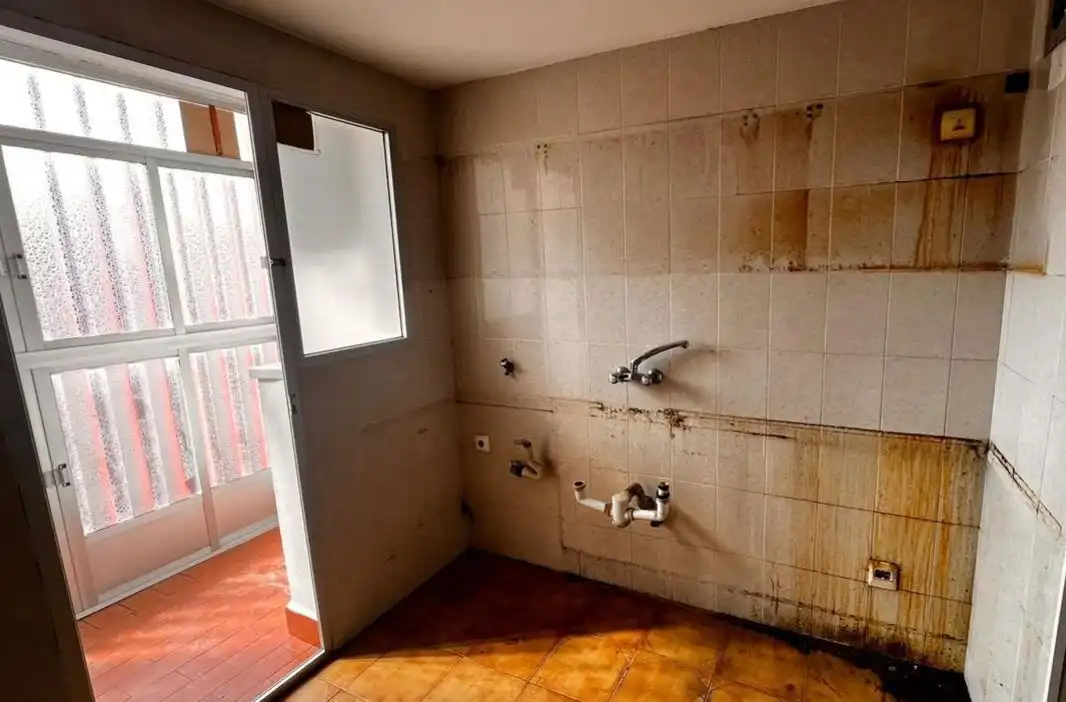 Badezimmer von Wohnung zum Verkauf in Villarrobledo mit Balkon