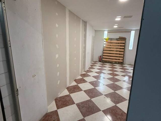 Local comercial en Alquiler en Carrer Sol Naixent, 18 en Albufereta