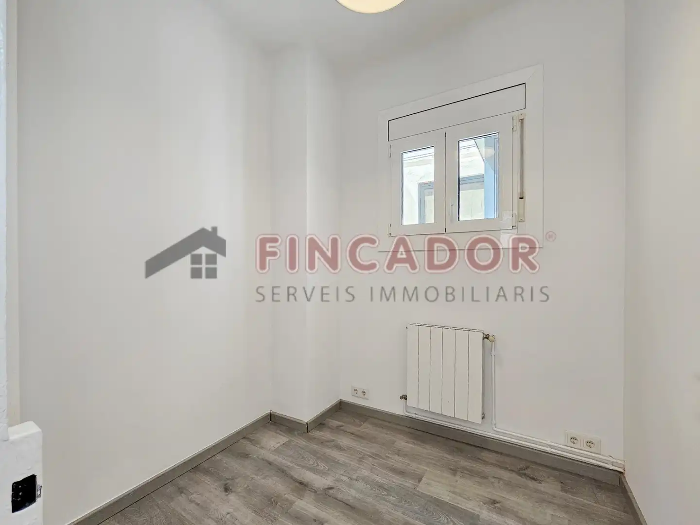 Bedroom of Flat for sale in Barcelona  with Air Conditioner, Heating and Parquet flooring