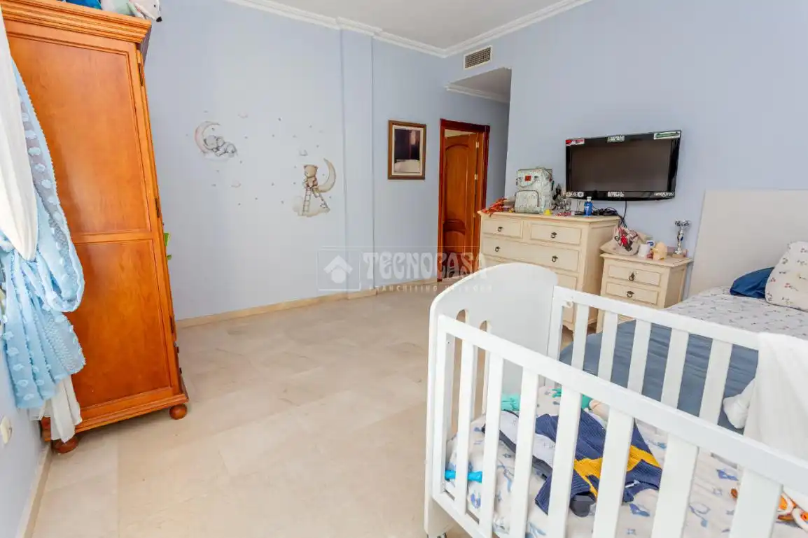Bedroom of Houses for sale in Algeciras  with Air Conditioner and Swimming Pool