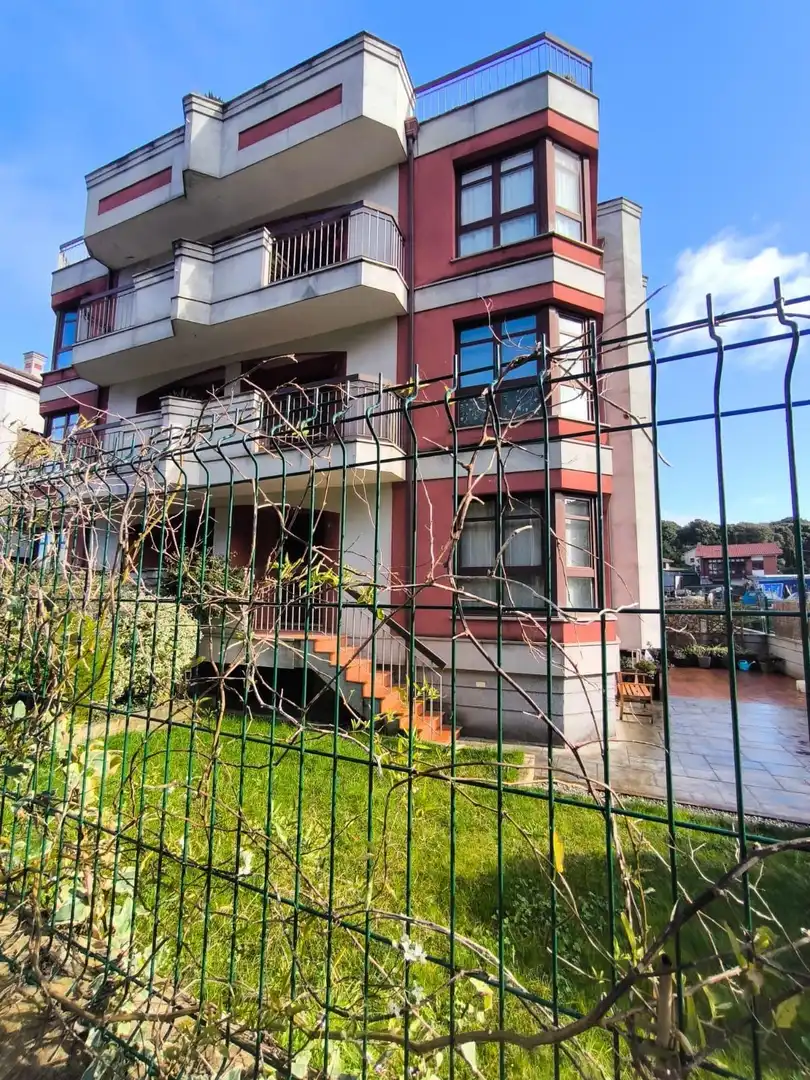 Exterior view of Flat for sale in Llanes  with Heating, Private garden and Parquet flooring