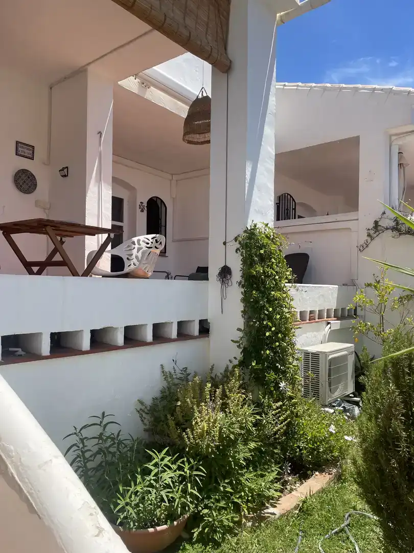 Terraza de Piso en venta en Nerja con Aire acondicionado, Jardín privado y Piscina