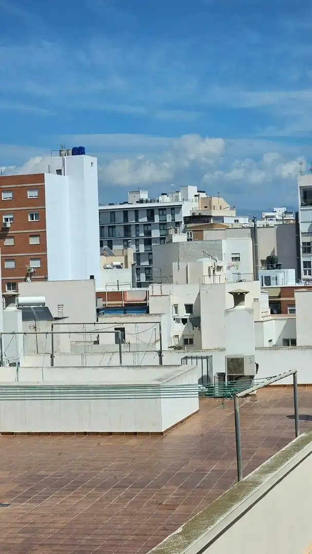 Vista exterior de Pis en venda en Almería