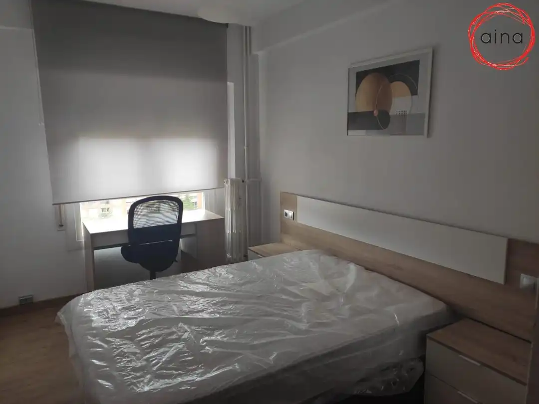 Habitación de Piso de alquiler en Barañáin / Barañain con Calefacción y Balcón