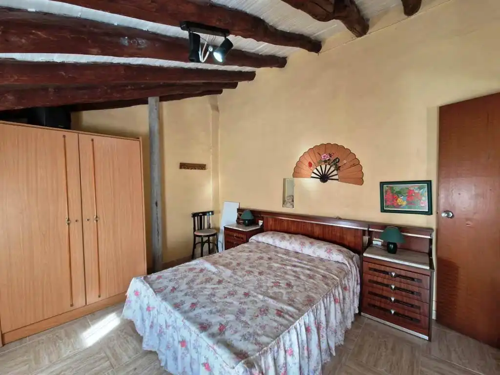 Dormitori de Casa o xalet en venda en Alcampell amb Jardí privat, Terrassa i Balcó