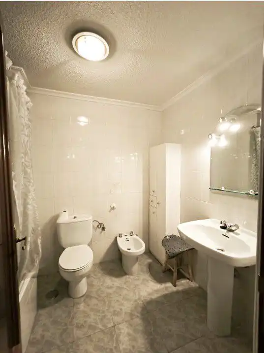Baño de Piso en venta en Salamanca con Calefacción, Terraza y Trastero