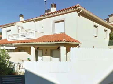 Maison mitoyenne avec balcon à vendre à Roda de Barà