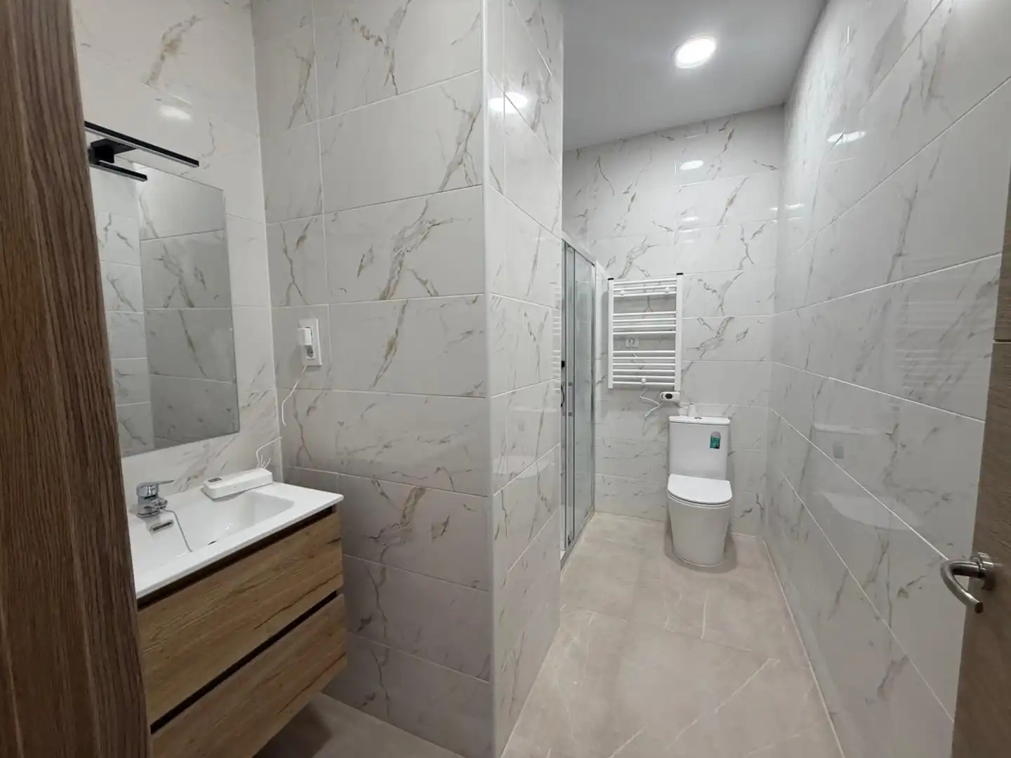 Baño de Piso de alquiler en La Serna