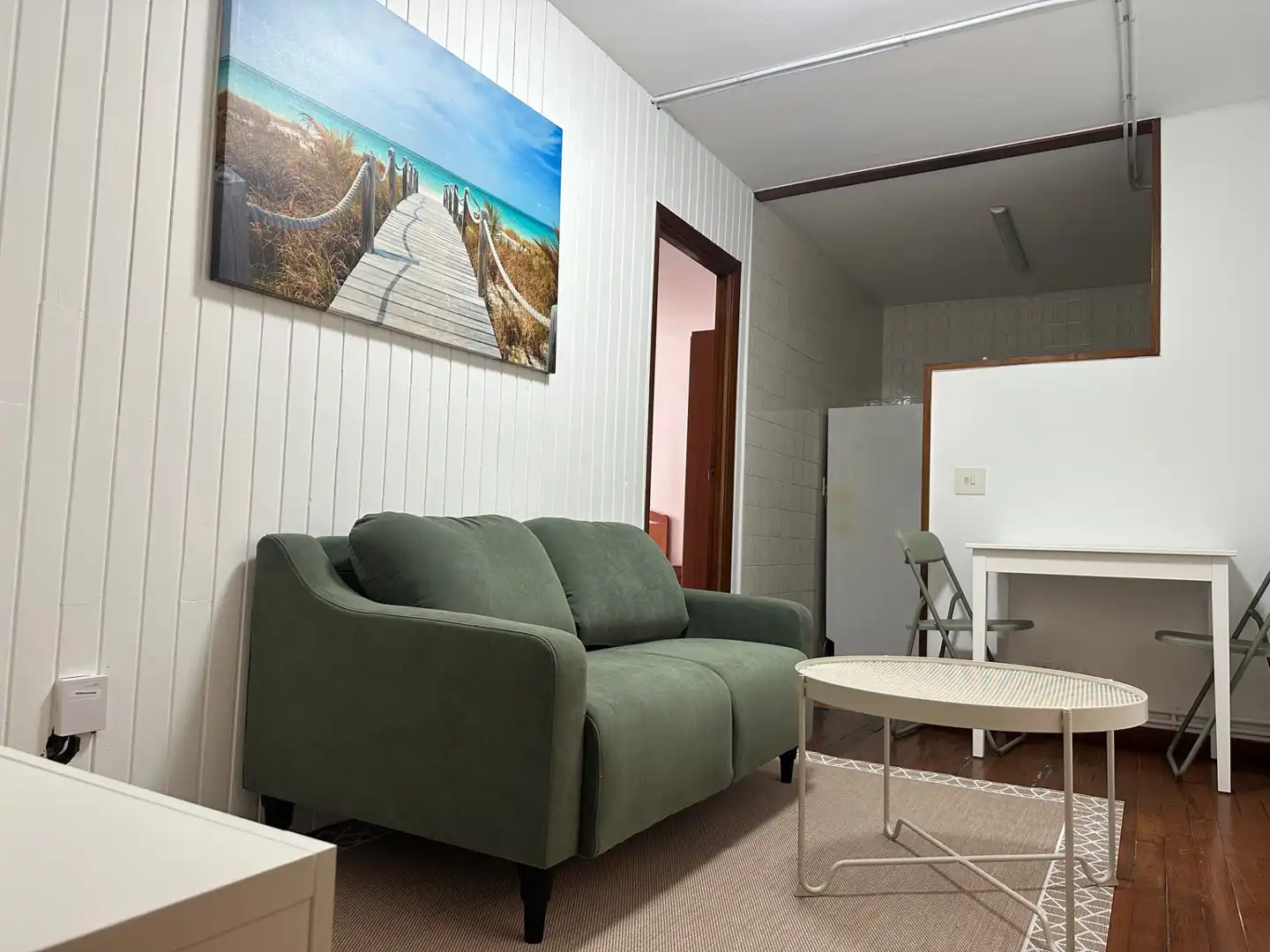 Living room of Apartments for rent in Santiago de Compostela   with Heating, Parquet flooring and Furnished