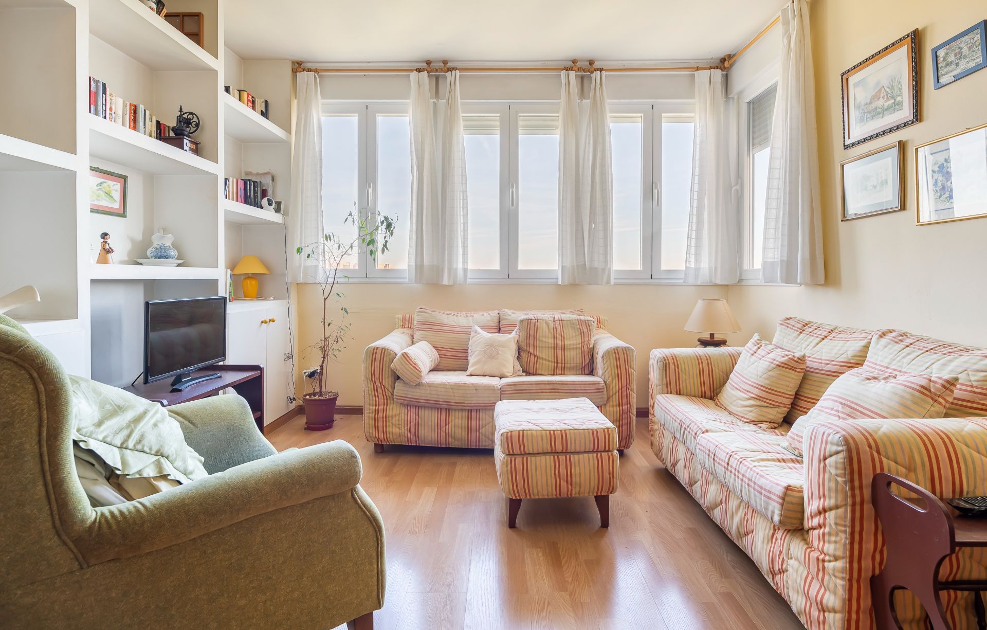 Living room of Flat for sale in Alcalá de Henares  with Air Conditioner, Terrace and Storage room