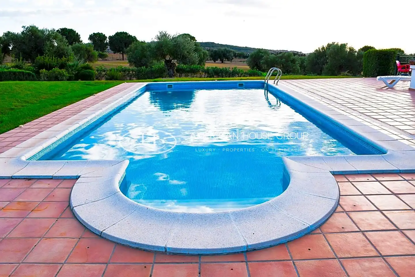 Piscina de Casa o xalet en venda en Arcos de la Frontera amb Aire condicionat, Calefacció i Jardí privat