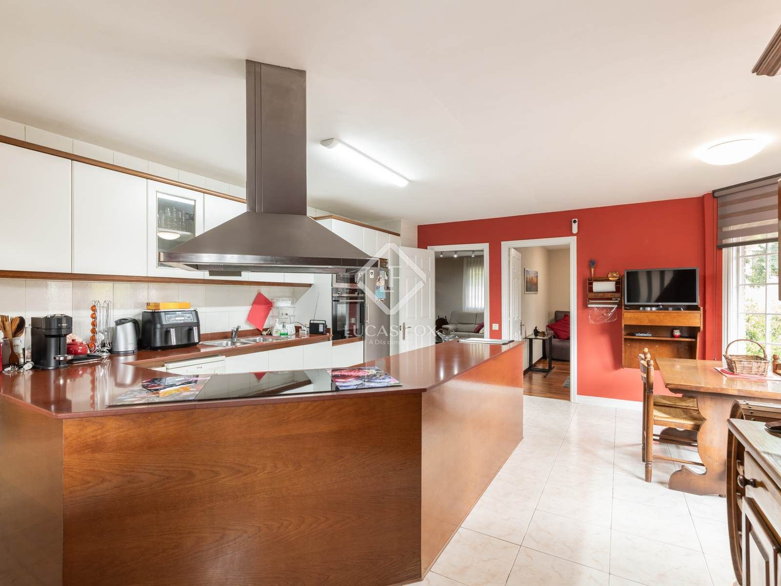 Cocina de Casa o chalet en venta en Sant Cugat del Vallès con Aire acondicionado, Calefacción y Jardín privado