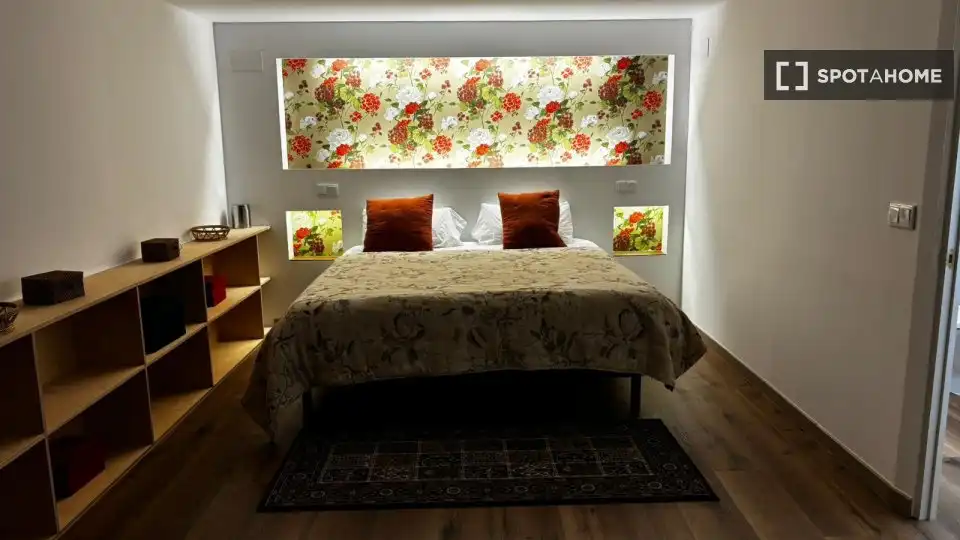 Bedroom of Flat for rent in Valencia  with Air Conditioner, Heating and Furnished