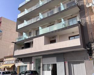 Vista exterior de Apartament en venda en Torrevieja amb Terrassa, Moblat i Balcó