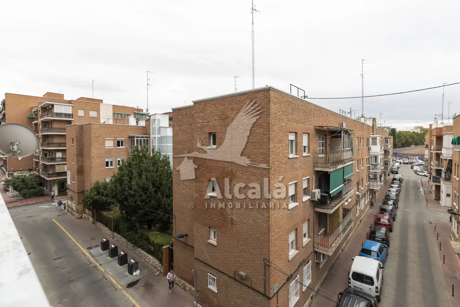 Vista exterior de Piso en venta en Alcalá de Henares con Calefacción, Parquet y Terraza