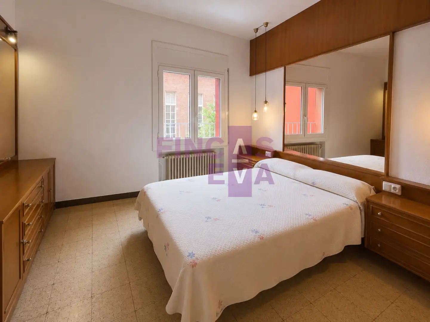 Habitación de Piso en venta en Barcelona con Calefacción, Trastero y Balcón
