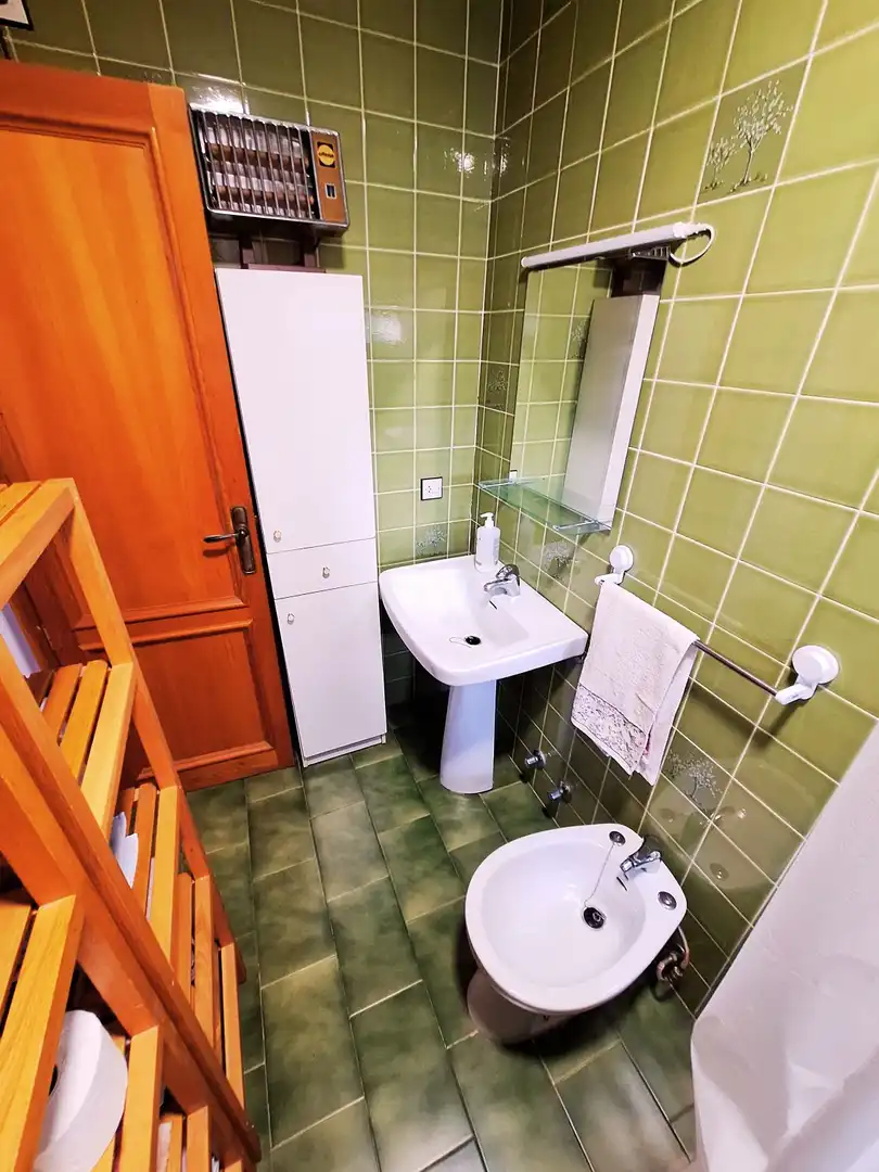 Baño de Piso en venta en La Adrada  con Calefacción, Terraza y Trastero