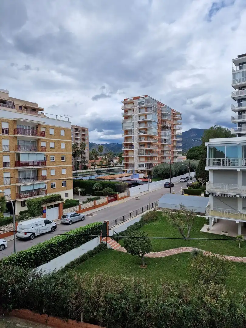 Vista exterior de Pis en venda en Benicasim / Benicàssim amb Terrassa