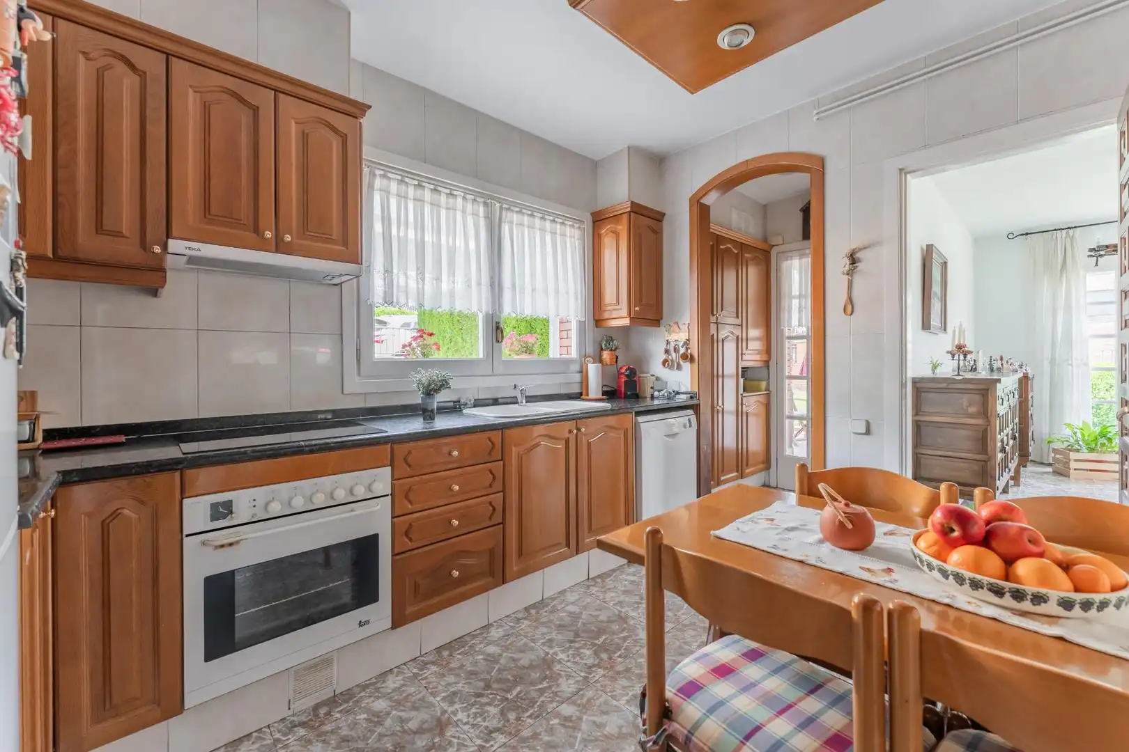 Cocina de Casa o chalet en venta en Montmeló con Calefacción, Jardín privado y Terraza