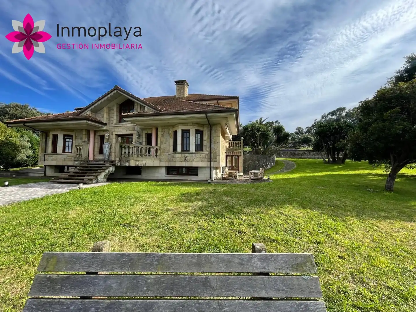 Vista exterior de Casa o chalet en venta en Noja con Jardín privado, Terraza y Trastero