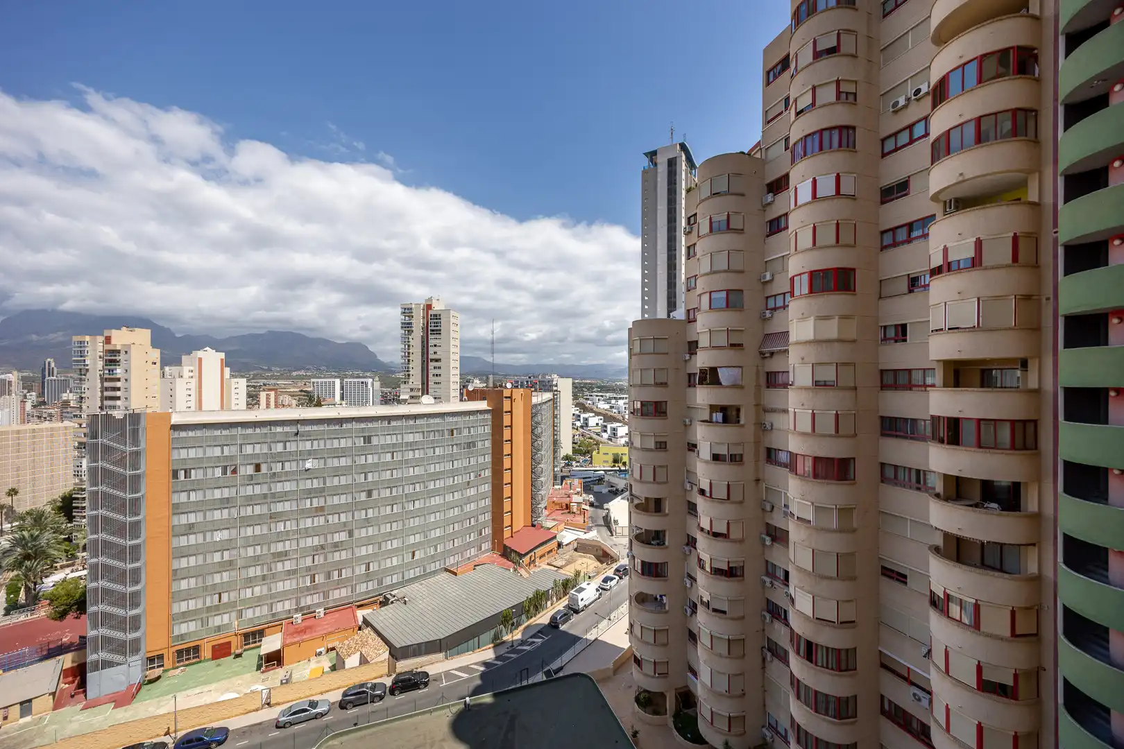 Vista exterior de Apartamento en venta en Benidorm con Piscina, Amueblado y Piscina comunitaria