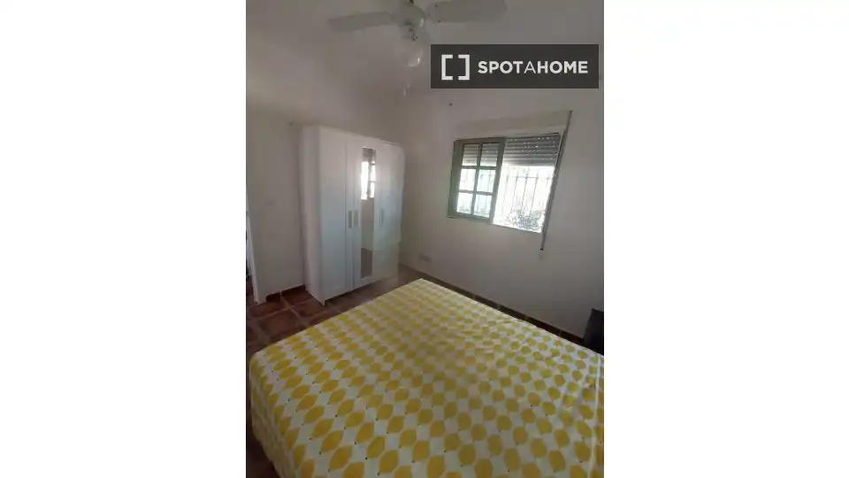 Bedroom of Apartments for share in Pizarra  with Air Conditioner, Terrace and Furnished