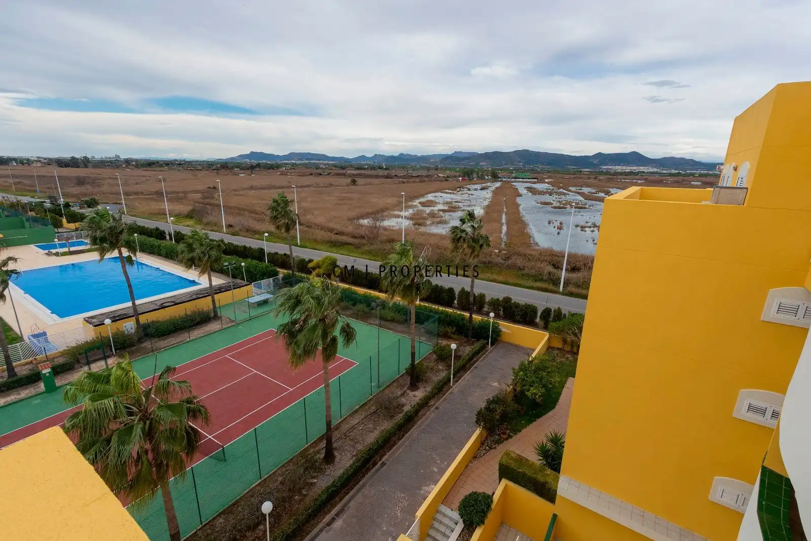 Attic for rent in Salines, de Les, Corinto - Almarda