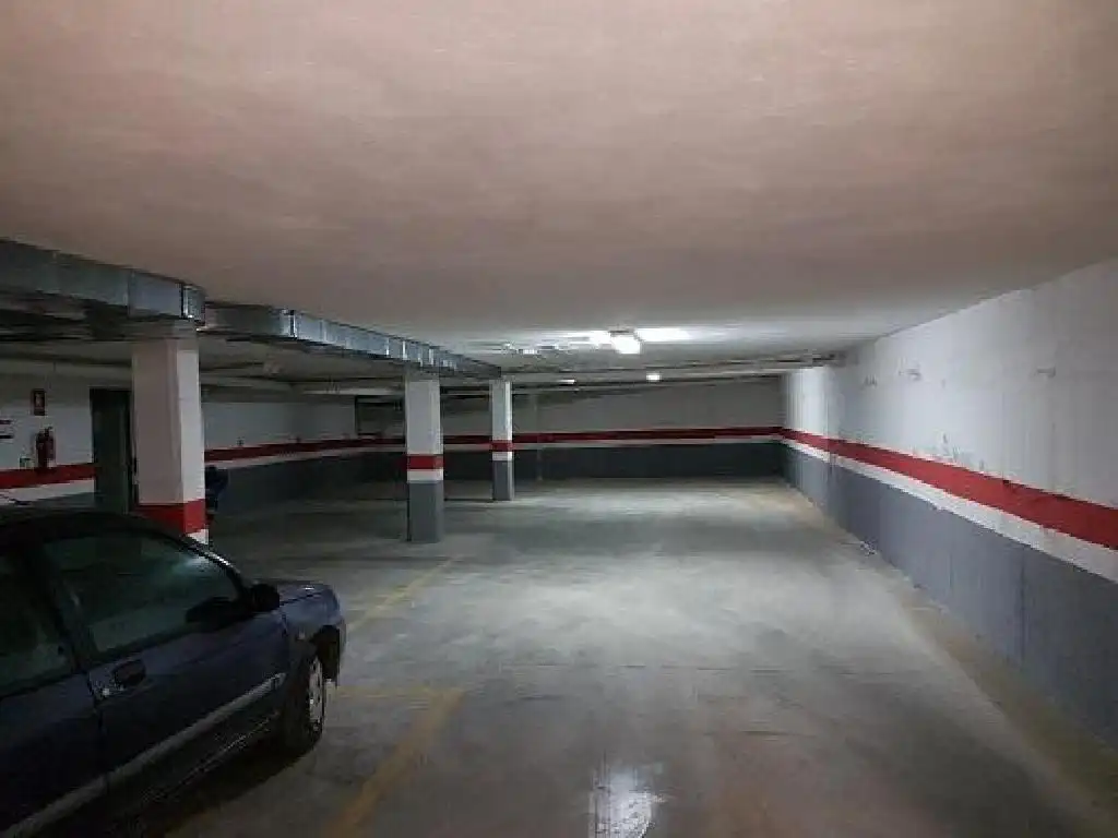 Parkplatz von Garage zum Verkauf in Balazote