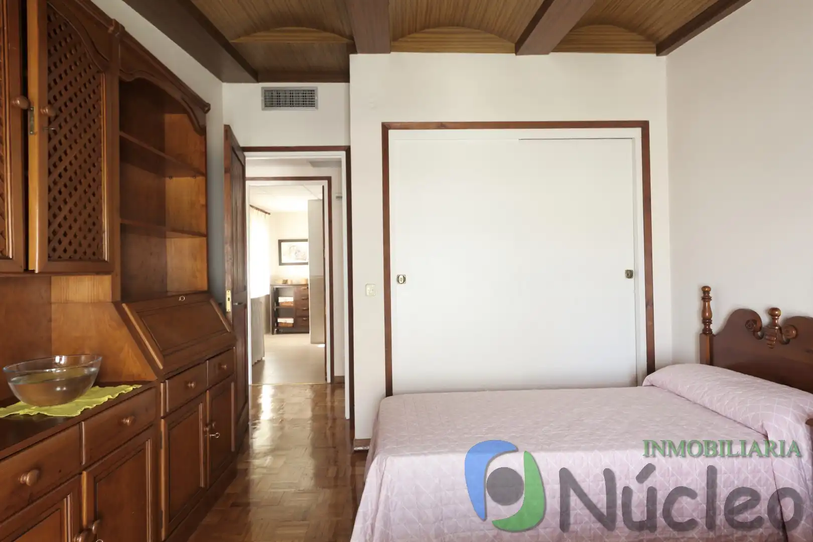 Schlafzimmer von Dachboden zur Miete in Badajoz mit Klimaanlage, Heizung und Parkett