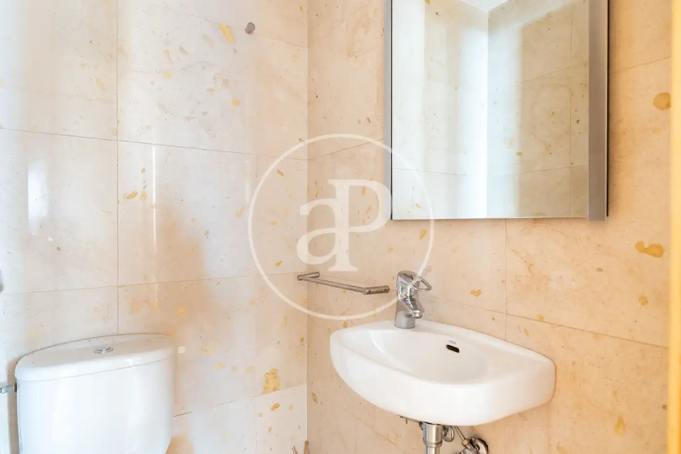 Baño de Piso en venta en Barcelona con Aire acondicionado y Calefacción