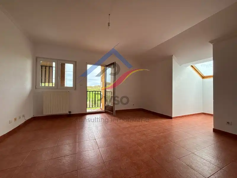 Sala d'estar de Àtic en venda en Ruiloba amb Calefacció, Jardí privat i Balcó
