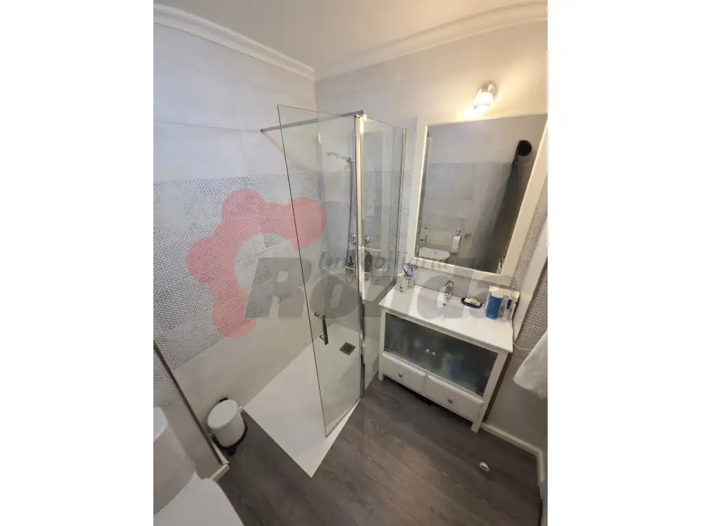 Baño de Piso en venta en Lugo con Amueblado