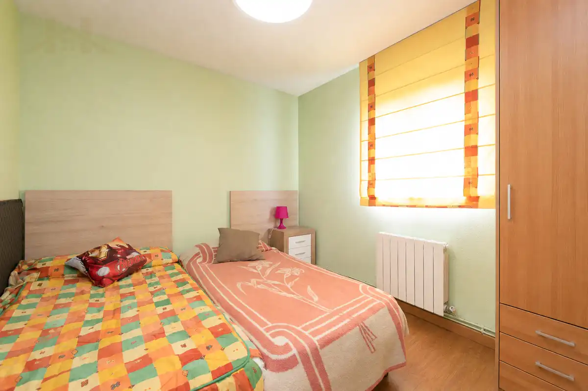 Schlafzimmer von Wohnung zum Verkauf in San Sebastián de los Reyes mit Klimaanlage, Heizung und Terrasse