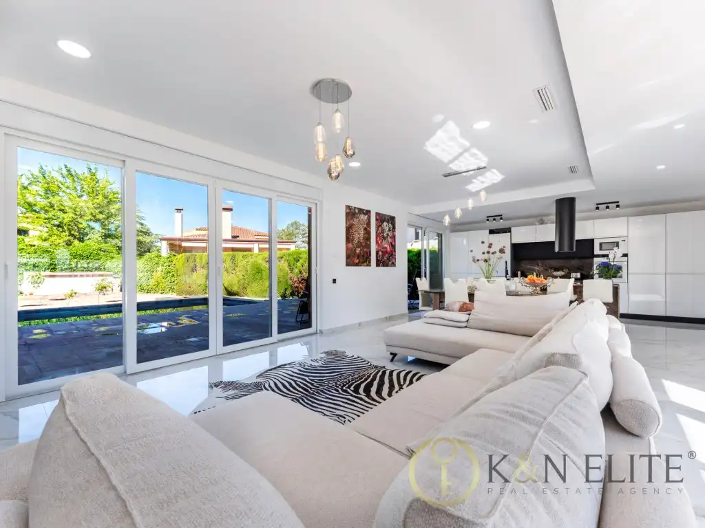 Living room of Houses for sale in Petrer  with Private garden, Terrace and Swimming Pool