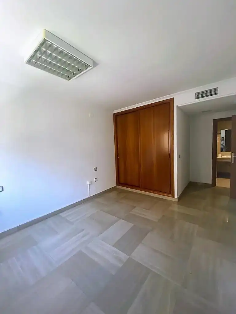 Habitación de Oficina de alquiler en Córdoba con Aire acondicionado