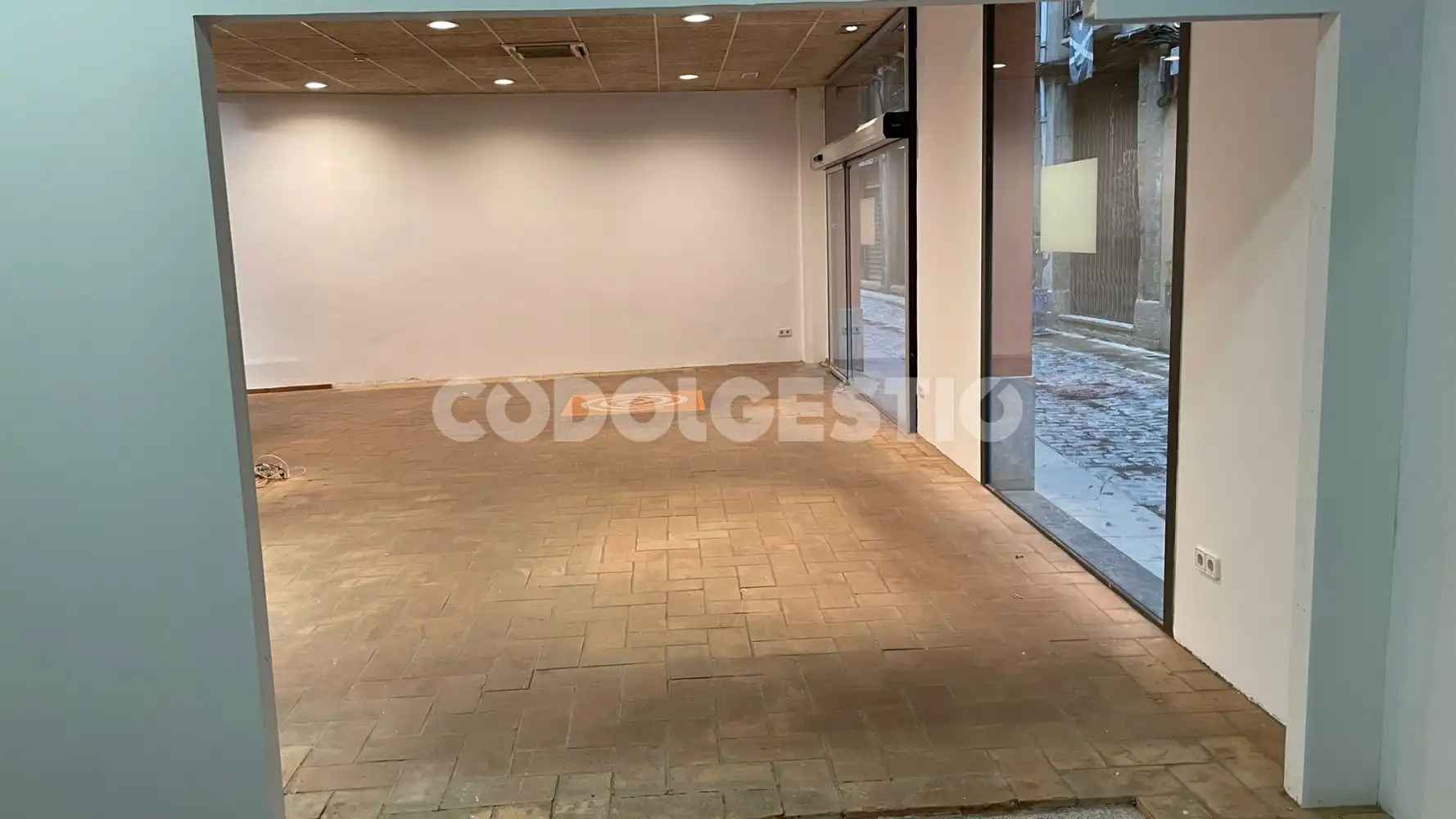 Commercial properties for rent in Cardona, 6, Centre