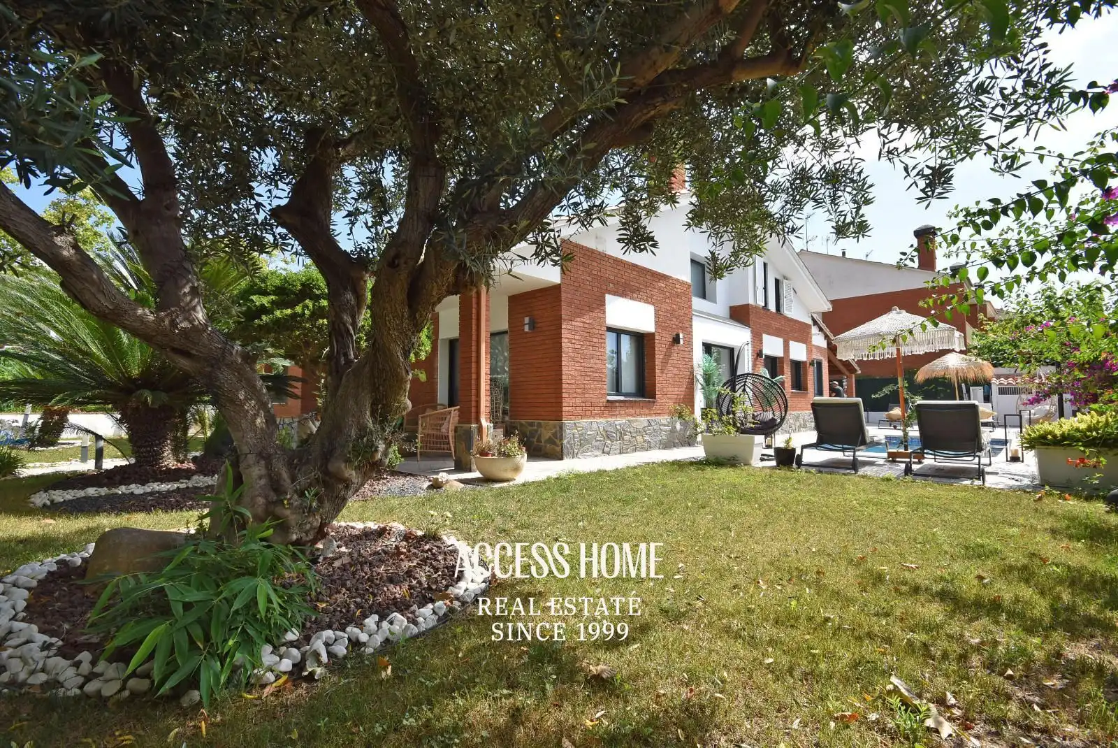 Vista exterior de Casa o chalet en venta en Canet de Mar con Aire acondicionado, Calefacción y Piscina