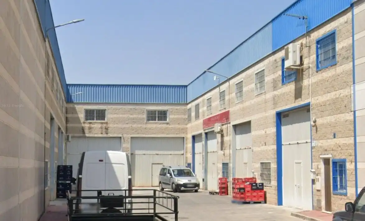 Außenansicht von Fabrikhallen zum Verkauf in Álora