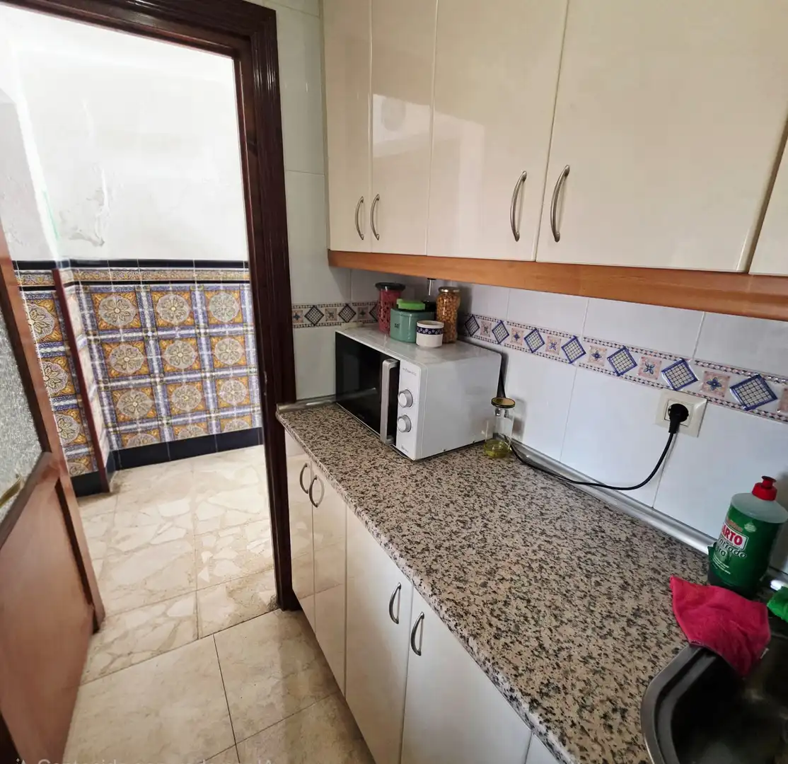 Cuina de Casa adosada en venda en La Guardia amb Calefacció, Terrassa i Traster