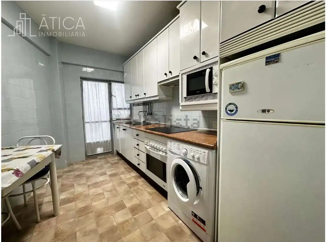 Cocina de Piso de alquiler en Castillejo de Martín Viejo con Calefacción, Terraza y Amueblado
