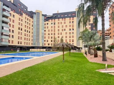 Piso con piscina en venta en San Blas