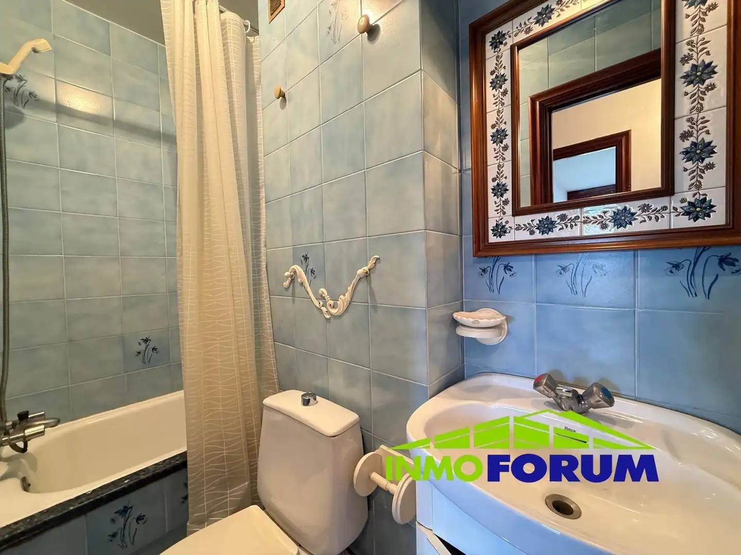 Bany de Pis en venda en A Coruña Capital  amb Traster