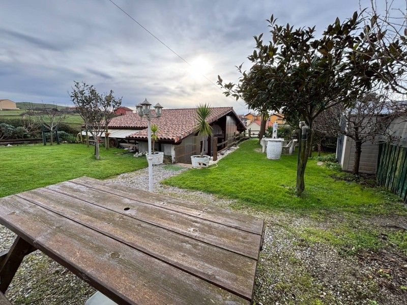 Jardín de Casa o chalet en venta en Miengo con Calefacción, Terraza y Amueblado