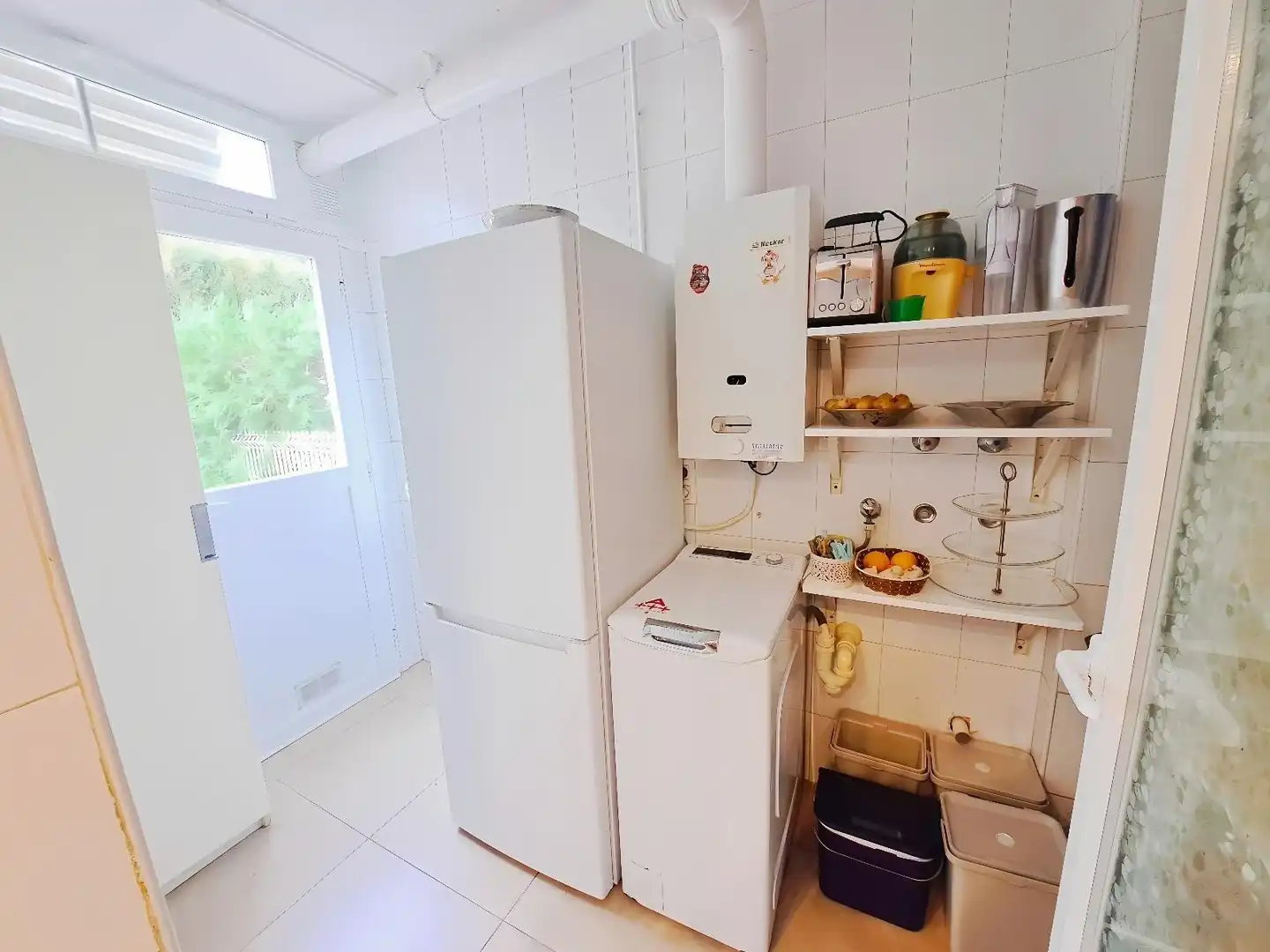 Küche von Erdgeschoss zum Verkauf in Calvià mit Privatgarten, Parkett und Terrasse